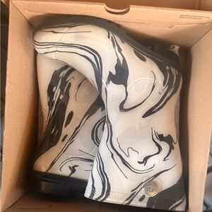 UGG Monochrome Swirl Rain Boots